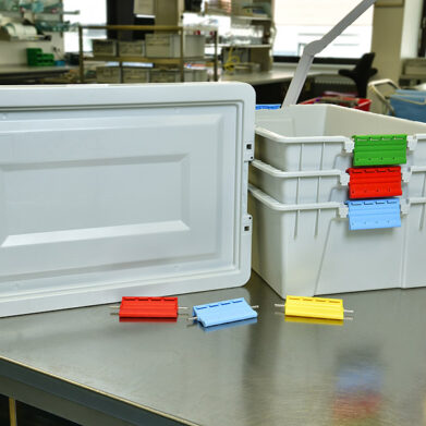 MR Plast transportation basket, lid and handles